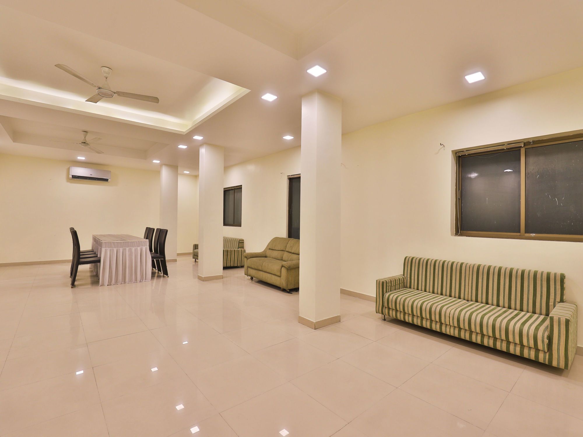 Oyo 6684 Hotel Park Sangam Ахмедабад Екстериор снимка
